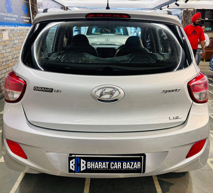 12,000 KMS HYUNDAI GRAND I10 1.2 SPORTZ (2016)