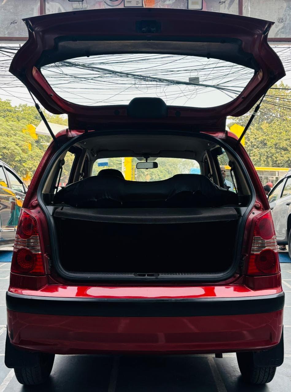 39,000 KMS HYUNDAI SANTRO GL PETROL (2013)