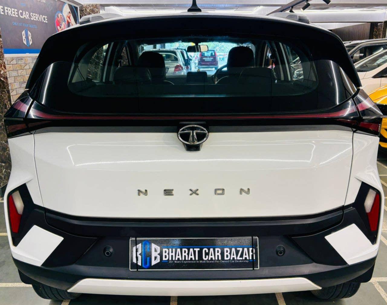 22,000 KMS TATA NEXON 1.2 CREATIVE AMT PETROL (2023)