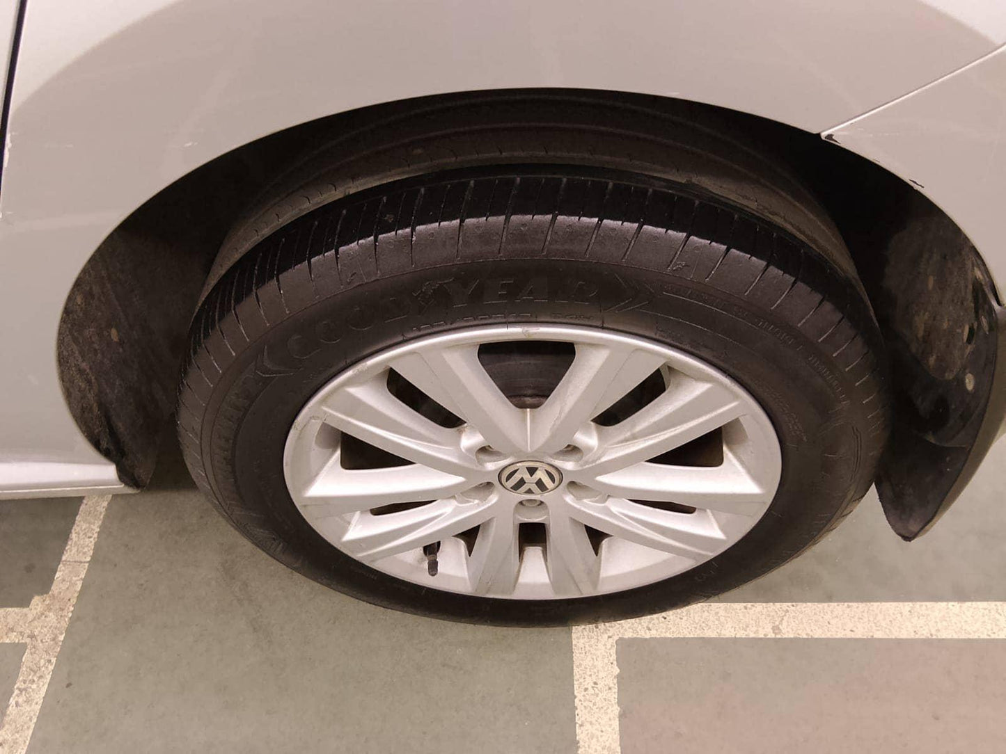 24,000 KMS Volkswagen POLO 1.2 HIGHLINE PETROL (2012)
