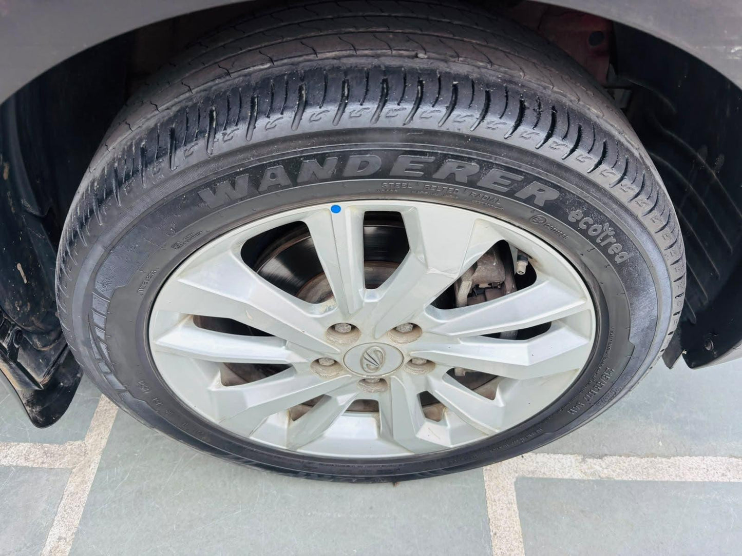 43,000 KMS MAHINDRA XUV 300 W8 DIESEL (2019)