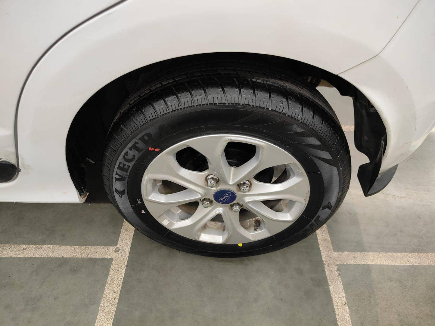 40,000 KMS FORD FIGO TITANIUM 1.2 PETROL (2016)