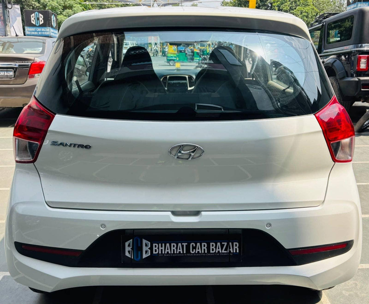 4000 KMS HYUNDAI SANTRO 1.1 ERA EXCUTIVE MT PETROL (2021)