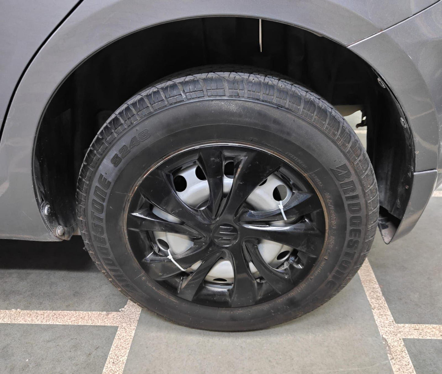 MARUTI SWIFT LXI PETROL (2015)