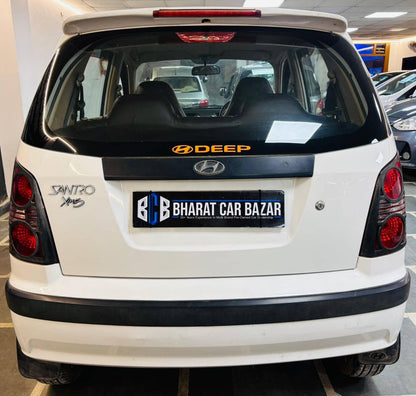 9,000 KMS HYUNDAI SANTRO GL PETROL (2014)