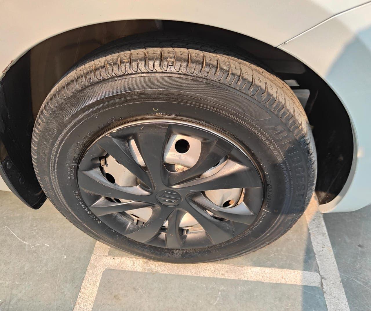 22,000 KMS MARUTI SWIFT LXI PETROL (2020)