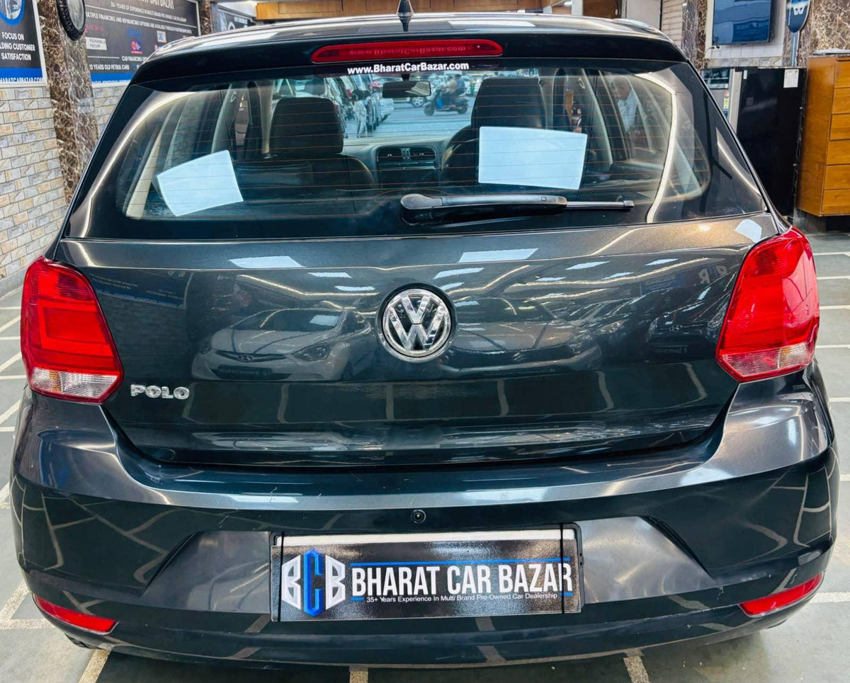 37,000 KMS VOLKSWAGEN POLO 1.2 MPI COMFOTLINE MT PETROL (2016)