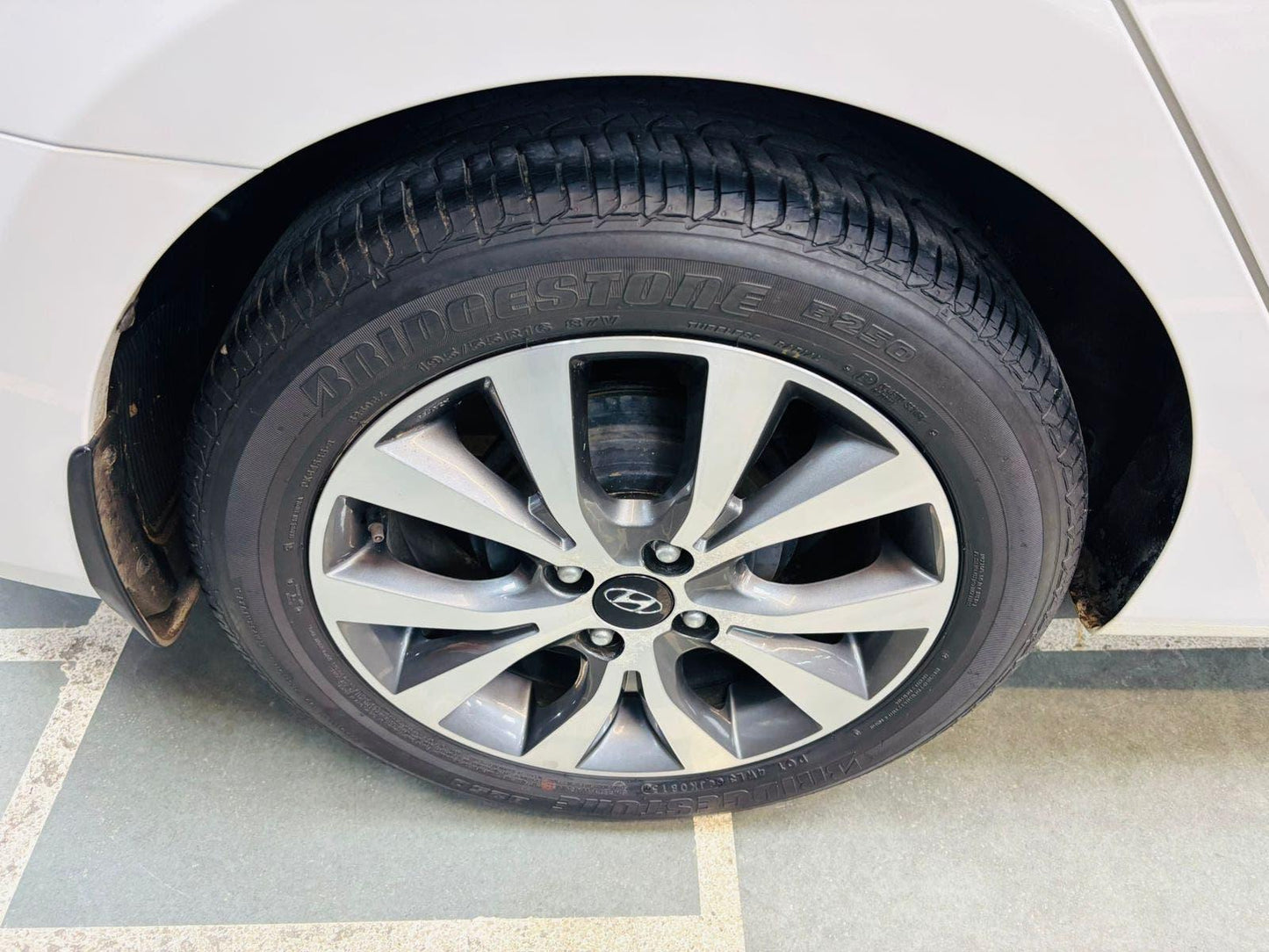 8,000 KMS HYUNDAI VERNA 1.6 SX (O) PETROL (2015)