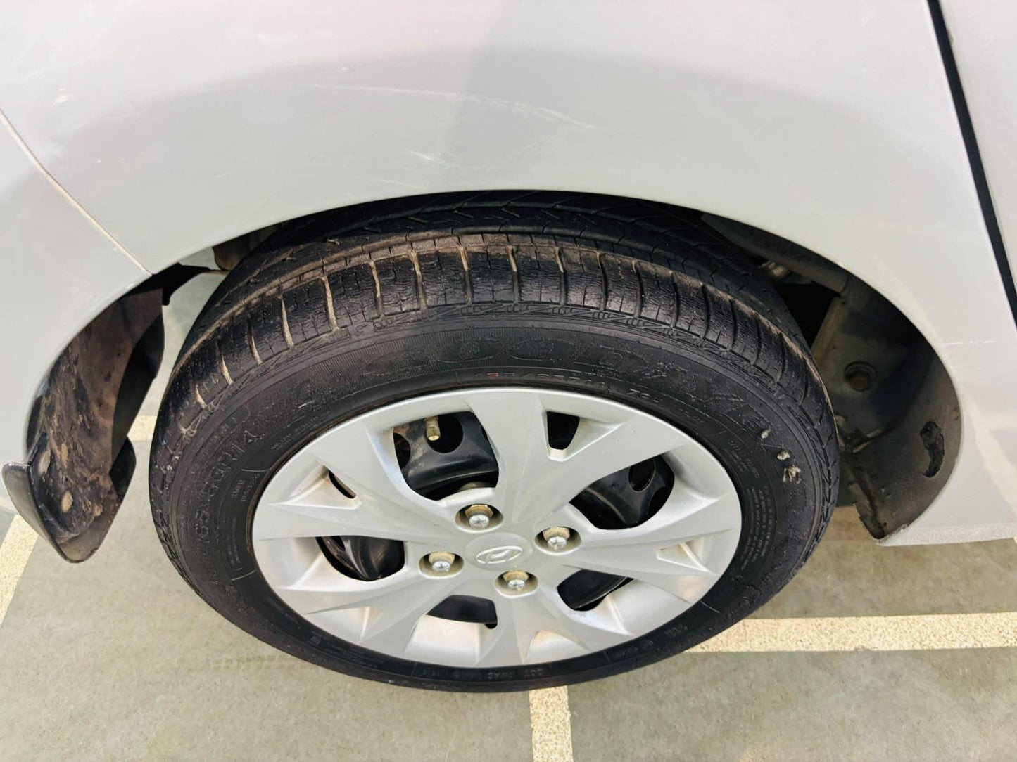 12,000 KMS HYUNDAI GRAND I10 1.2 SPORTZ (2016)