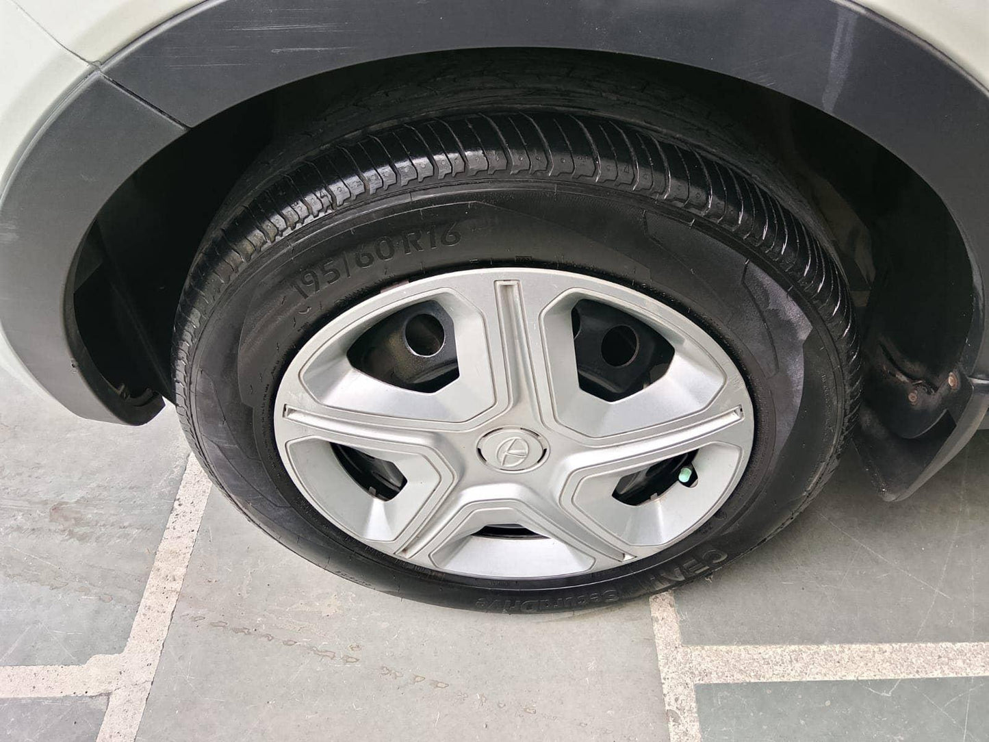39,000 KMS TATA NEXON XM 1.5 RTQ DIESEL (2018)