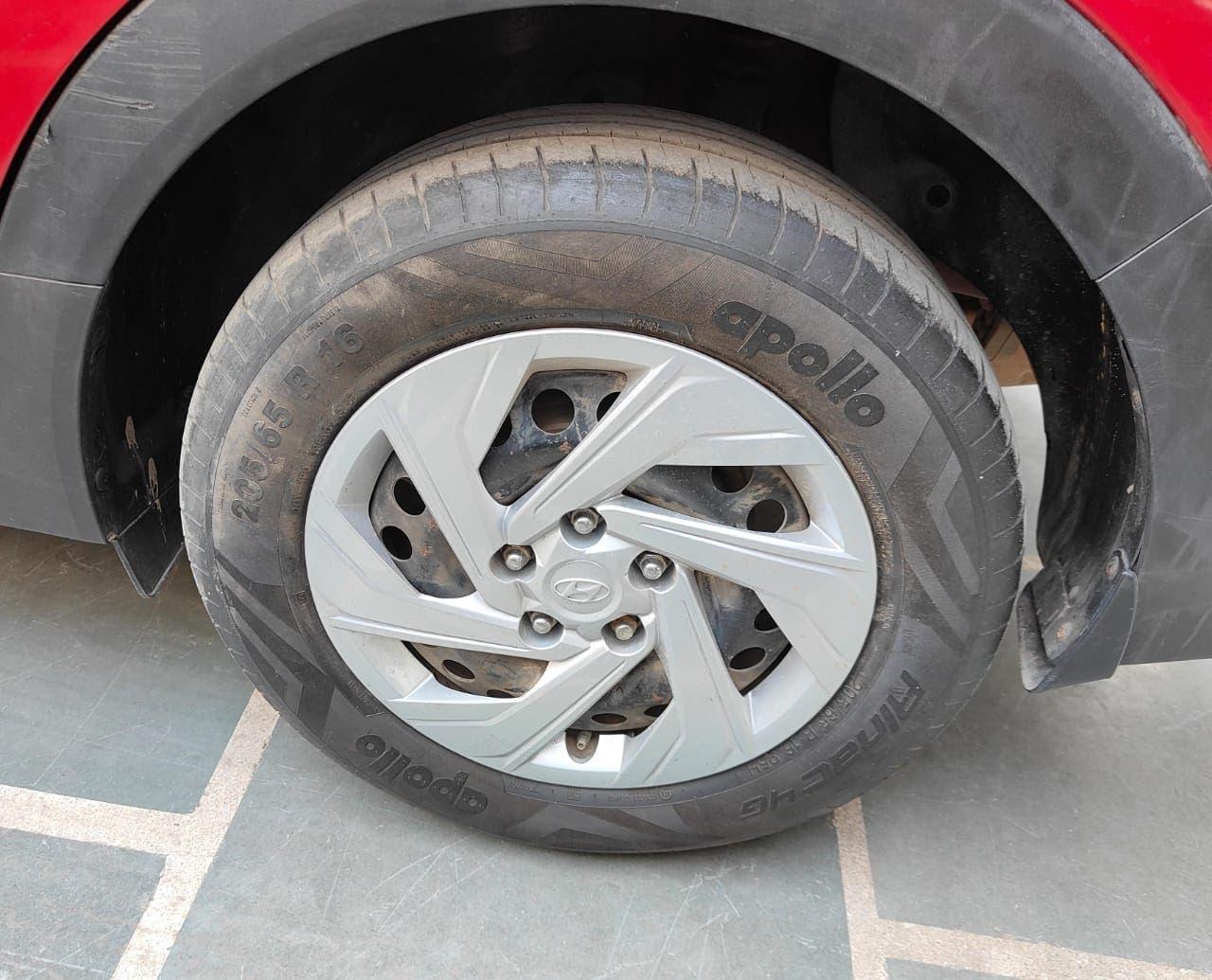 HYUNDAI CRETA E+ PETROL (2017)