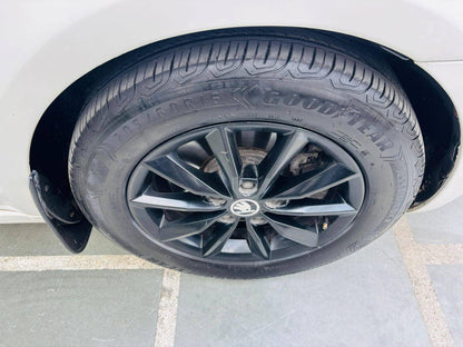 SKODA OCTAVIA STYLE PLUS 1.8 TSI AT PETROL (2017)