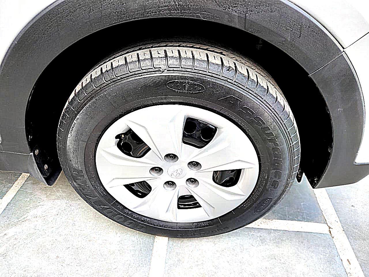 46,000 KMS HYUNDAI CRETA E+ PETROL (2017)