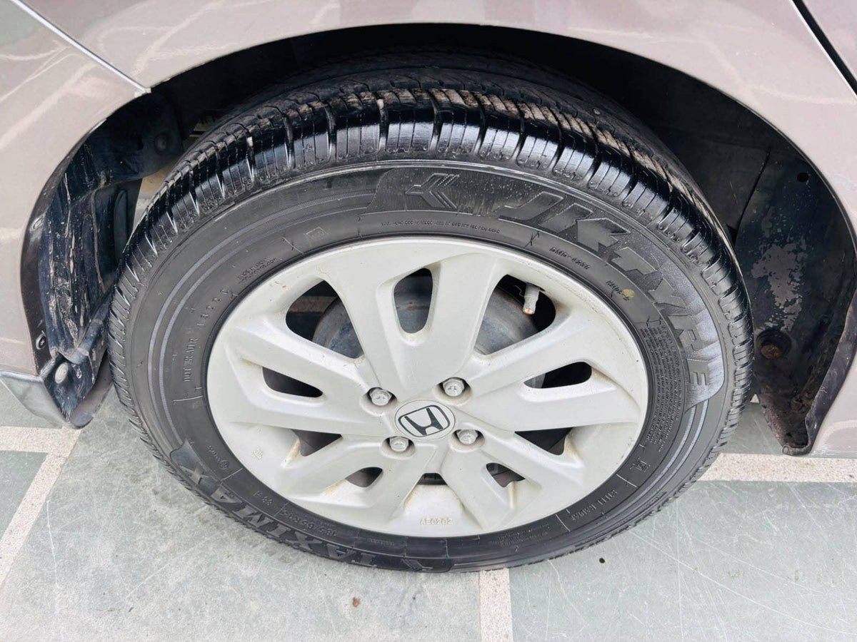 HONDA MOBILIO 1.5 V MT PETROL (2014)