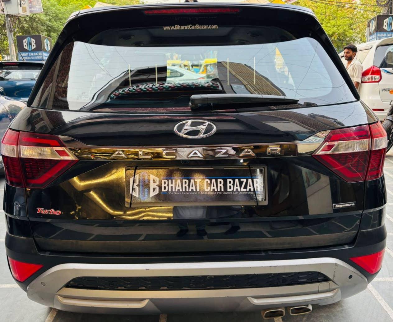 39,000 KMS HYUNDAI ALCAZAR SIGNATURE (O) 6 STR 1.5 DCT PETROL (2023)