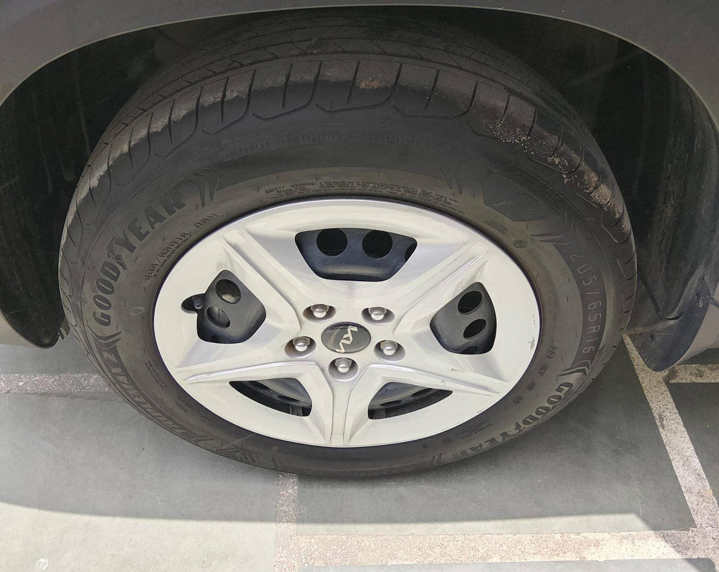 5,000 KMS KIA SELTOS G 1.5 6MT HTE (O) PETROL (2025)