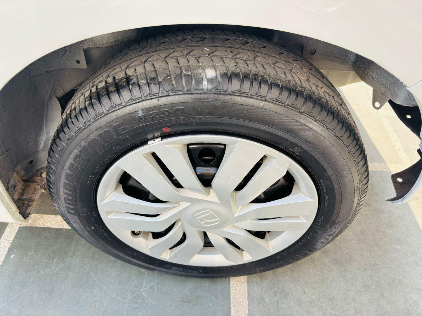 22,000 KMS HONDA JAZZ 1.2 S MT PETROL (2017)