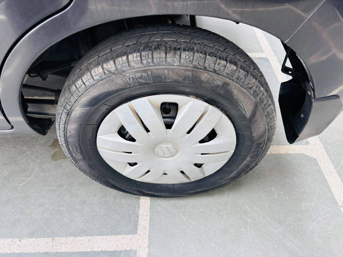 15,000 KMS MARUTI ALTO VXI PETROL (2014)