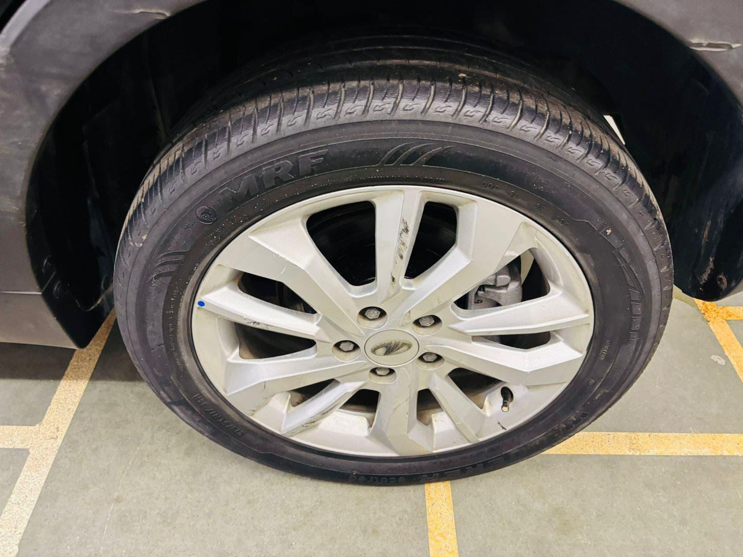 MAHINDRA XUV 300 W8 PETROL (2019)