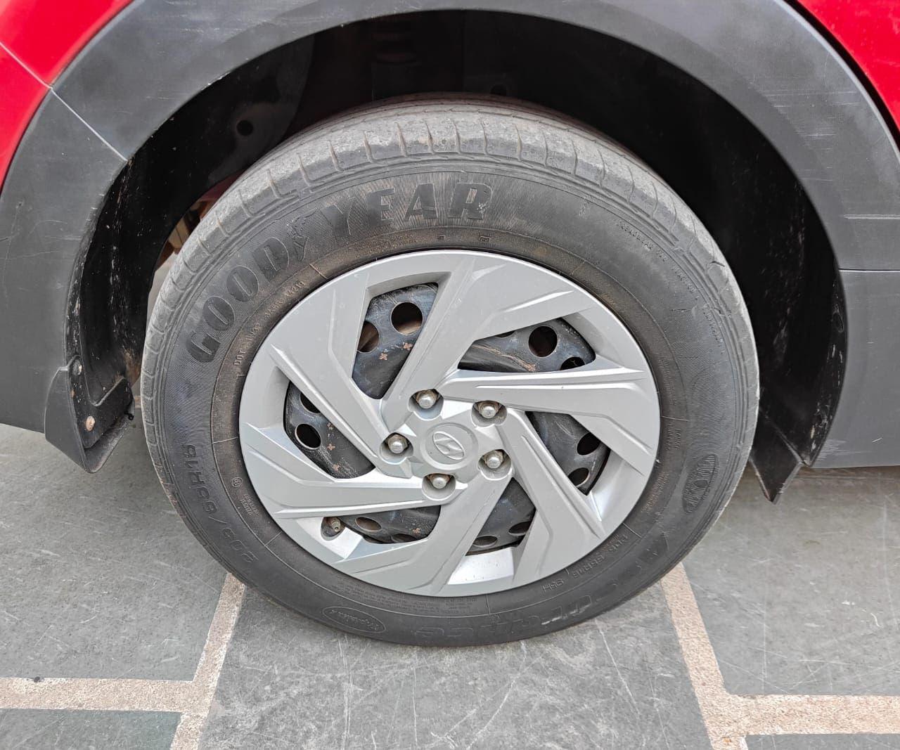 HYUNDAI CRETA E+ PETROL (2017)