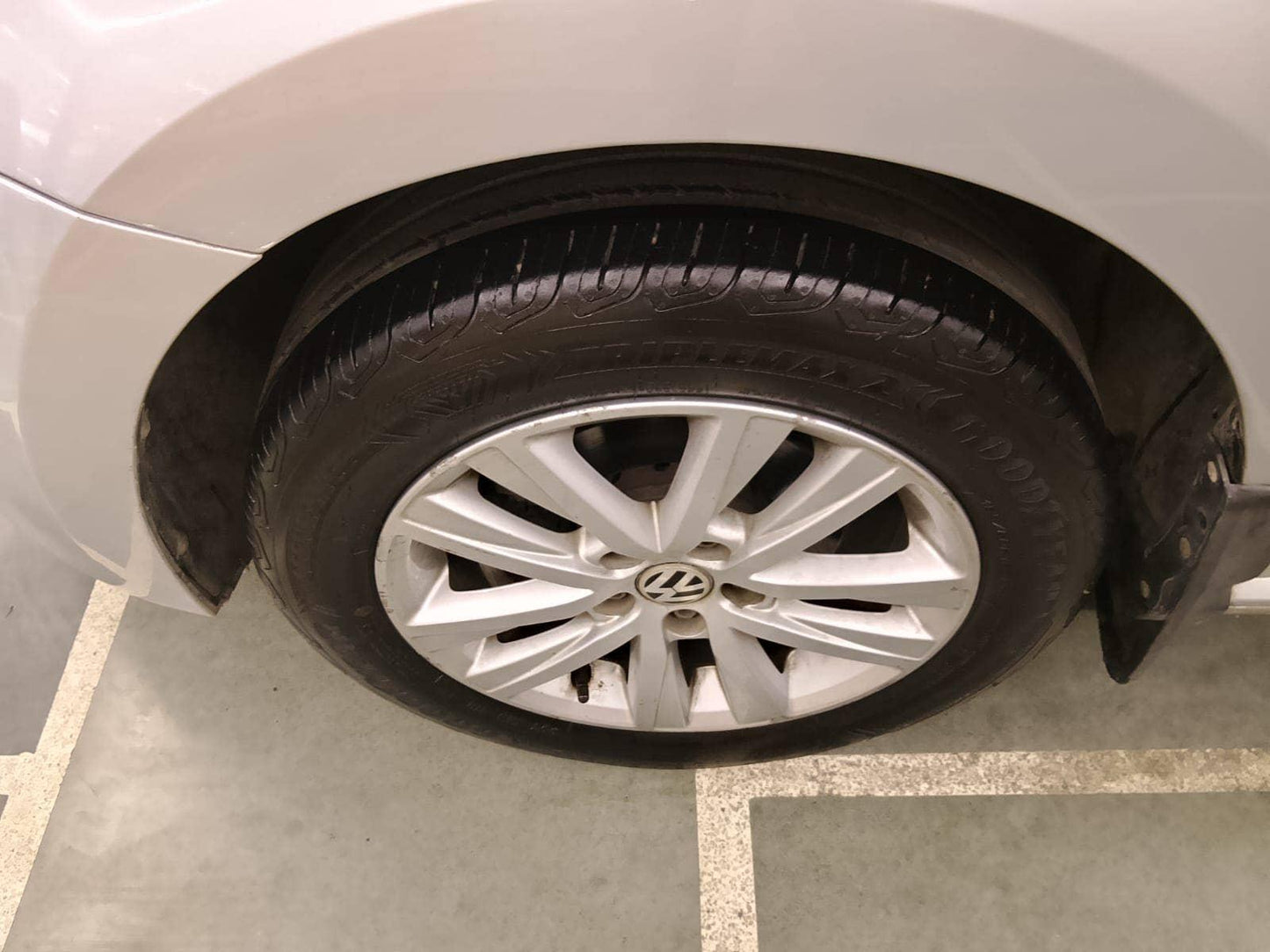 24,000 KMS Volkswagen POLO 1.2 HIGHLINE PETROL (2012)