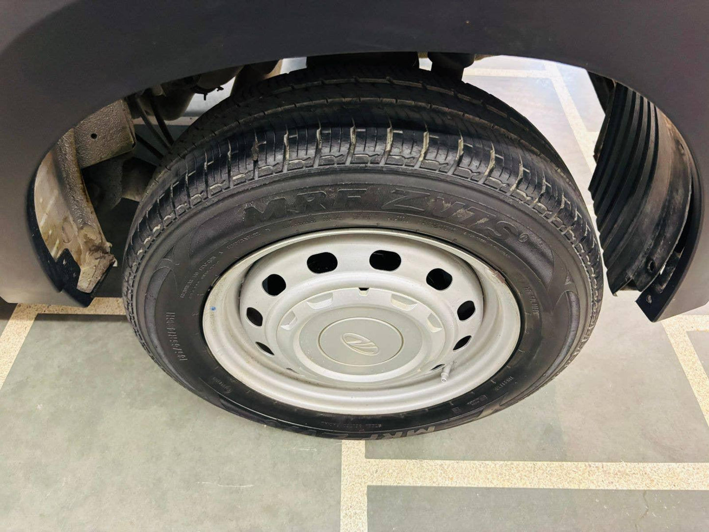 20,000 KMS MAHINDRA KUV 100 K2 6STR PETROL (2017)