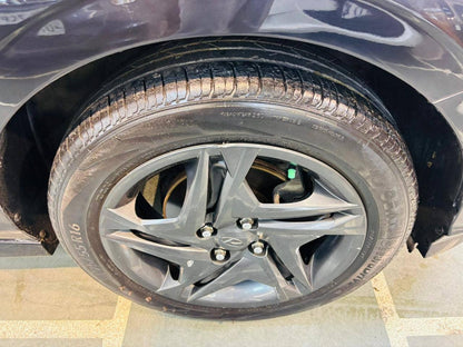 24,000 KMS HYUNDAI I20 1.2 SPORTZ MT PETROL (2021)