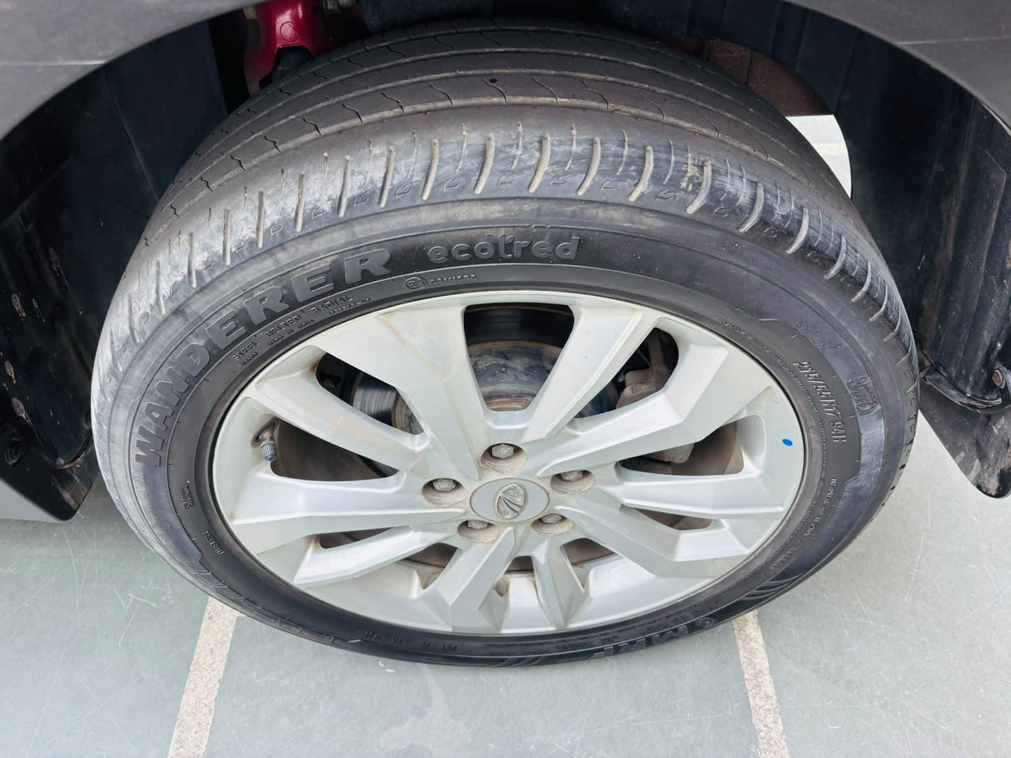 43,000 KMS MAHINDRA XUV 300 W8 DIESEL (2019)