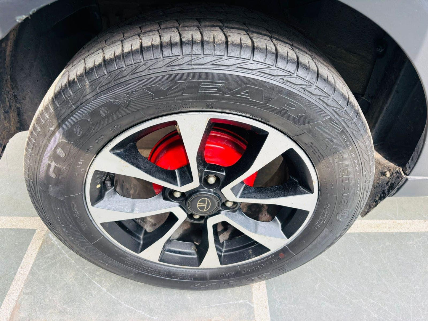 44,000 KMS TATA NEXON XZ+ 1.2 RTN PETROL (2020)