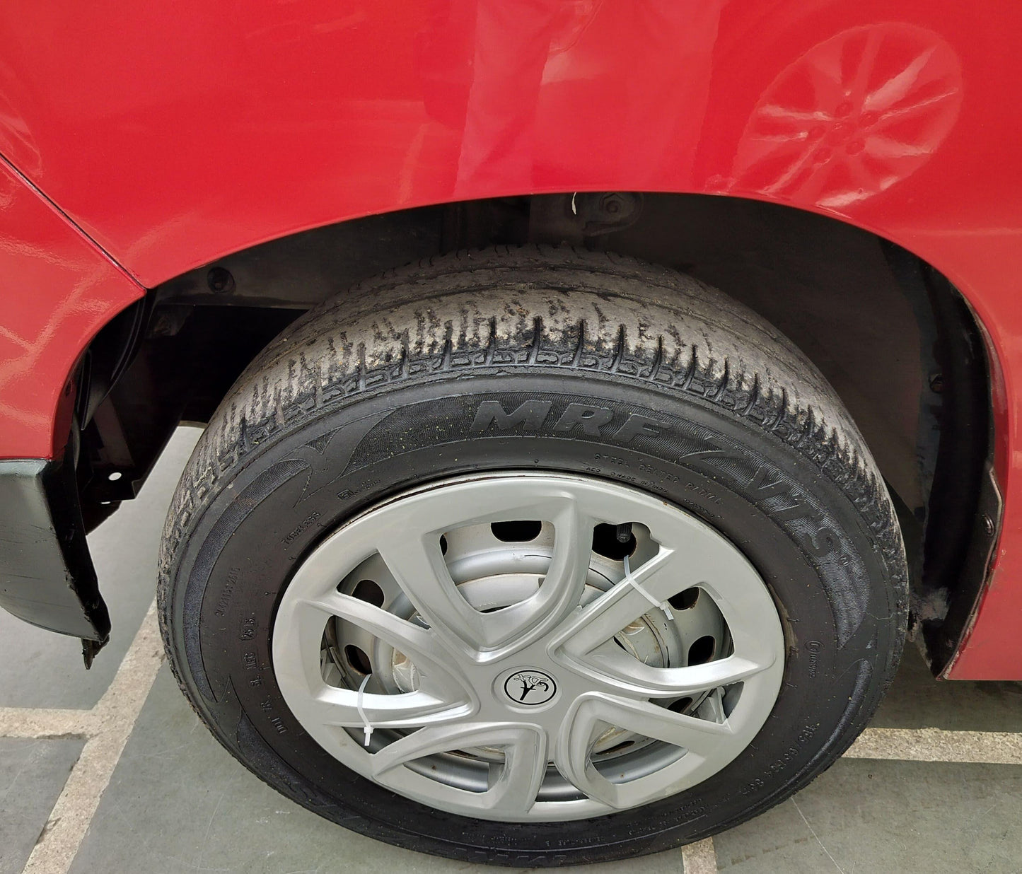 27,000 KMS MAHINDRA KUV 100 K2 PETROL (2016)