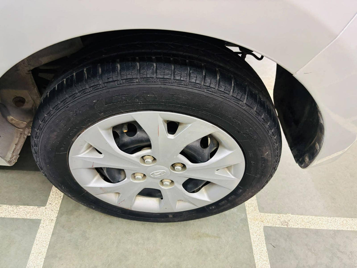 12,000 KMS HYUNDAI GRAND I10 1.2 SPORTZ (2016)