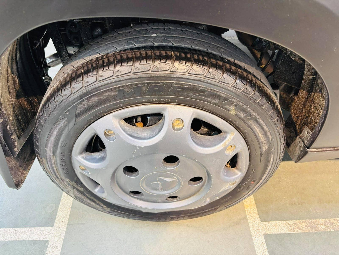 22,000 KMS MAHINDRA KUV 100 K6+ 6STR G NXT PETROL (2018)