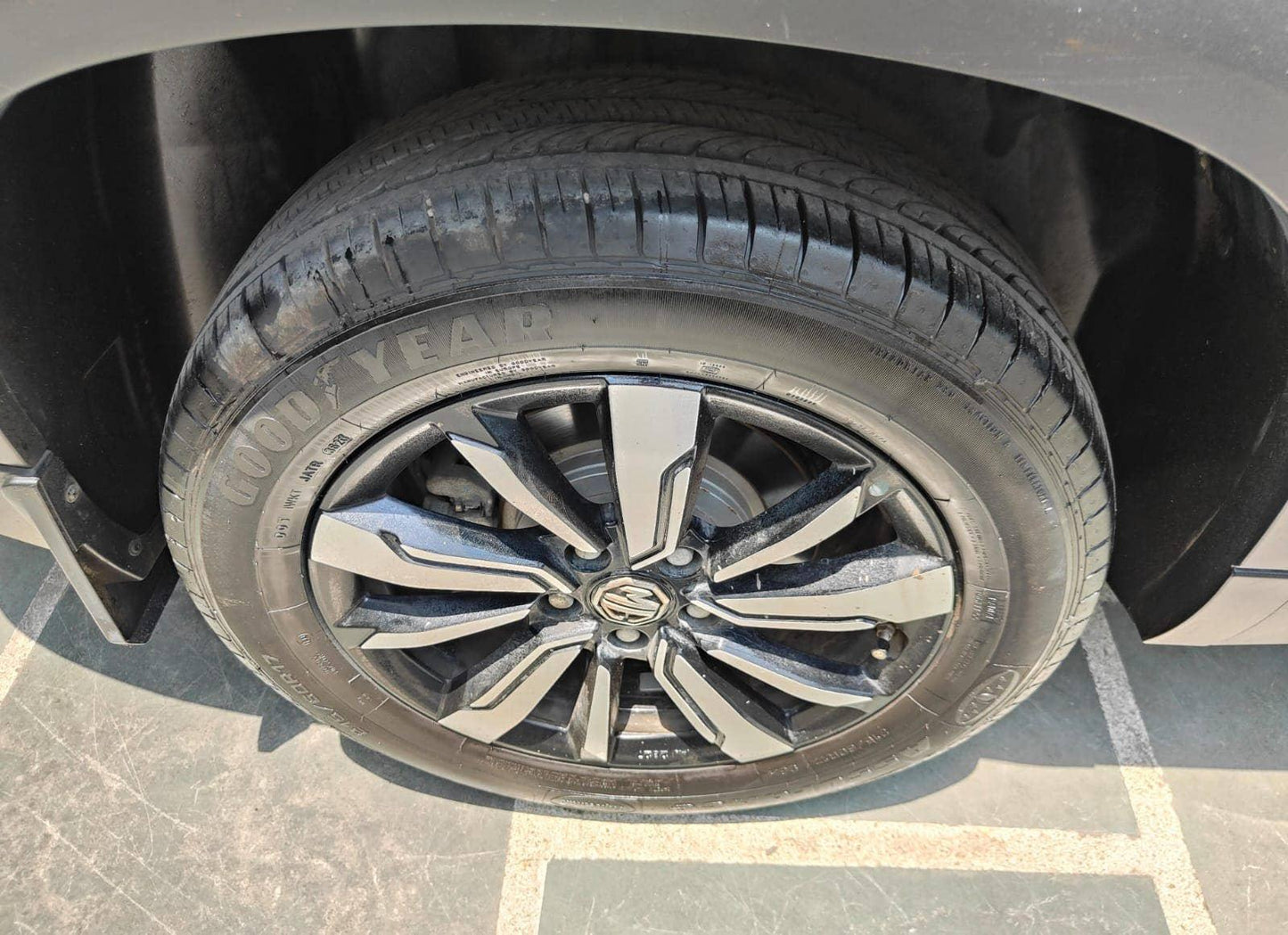 11,000 KMS MORRIS GARAGES HECTOR SHARP HYBRID MT 1.5 PETROL (2020)