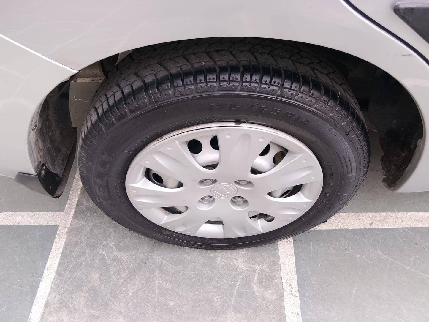 37,000 KMS HONDA AMAZE E MT 1.2 PETROL (2015)