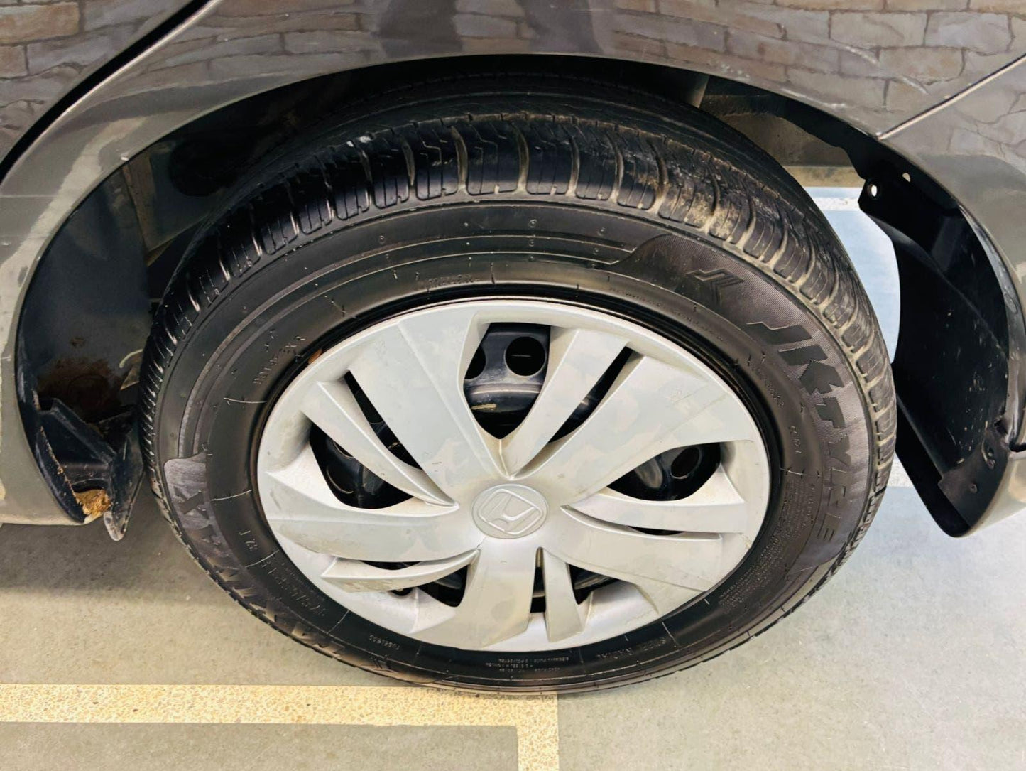 38,000 KMS HONDA AMAZE 1.2 S MT PETROL (2015)