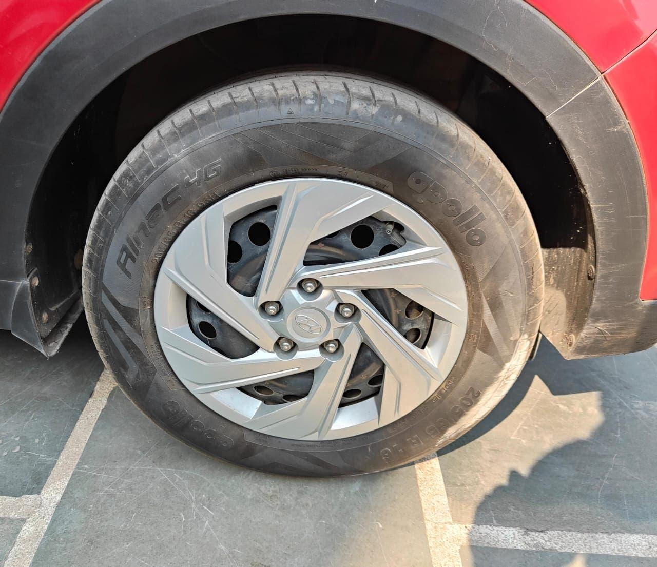 HYUNDAI CRETA E+ PETROL (2017)