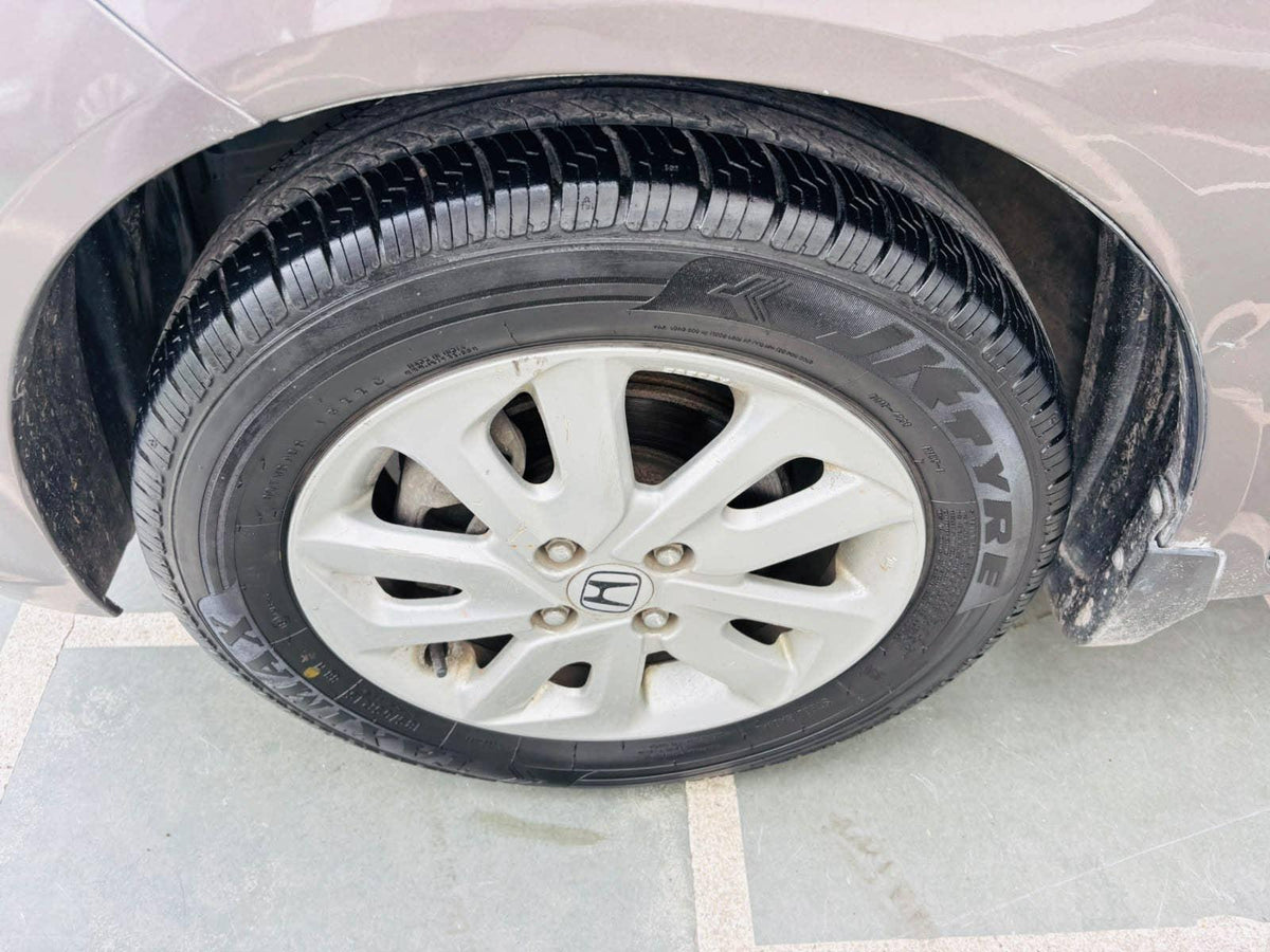 HONDA MOBILIO 1.5 V MT PETROL (2014)