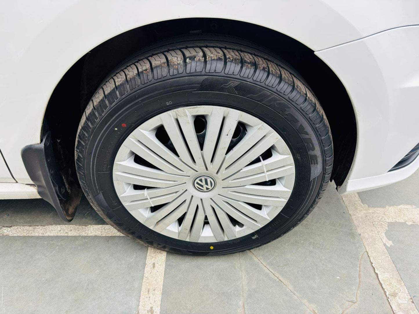 VOLKSWAGEN AMEO COMFORTLINE 1.0 PETROL (2019)