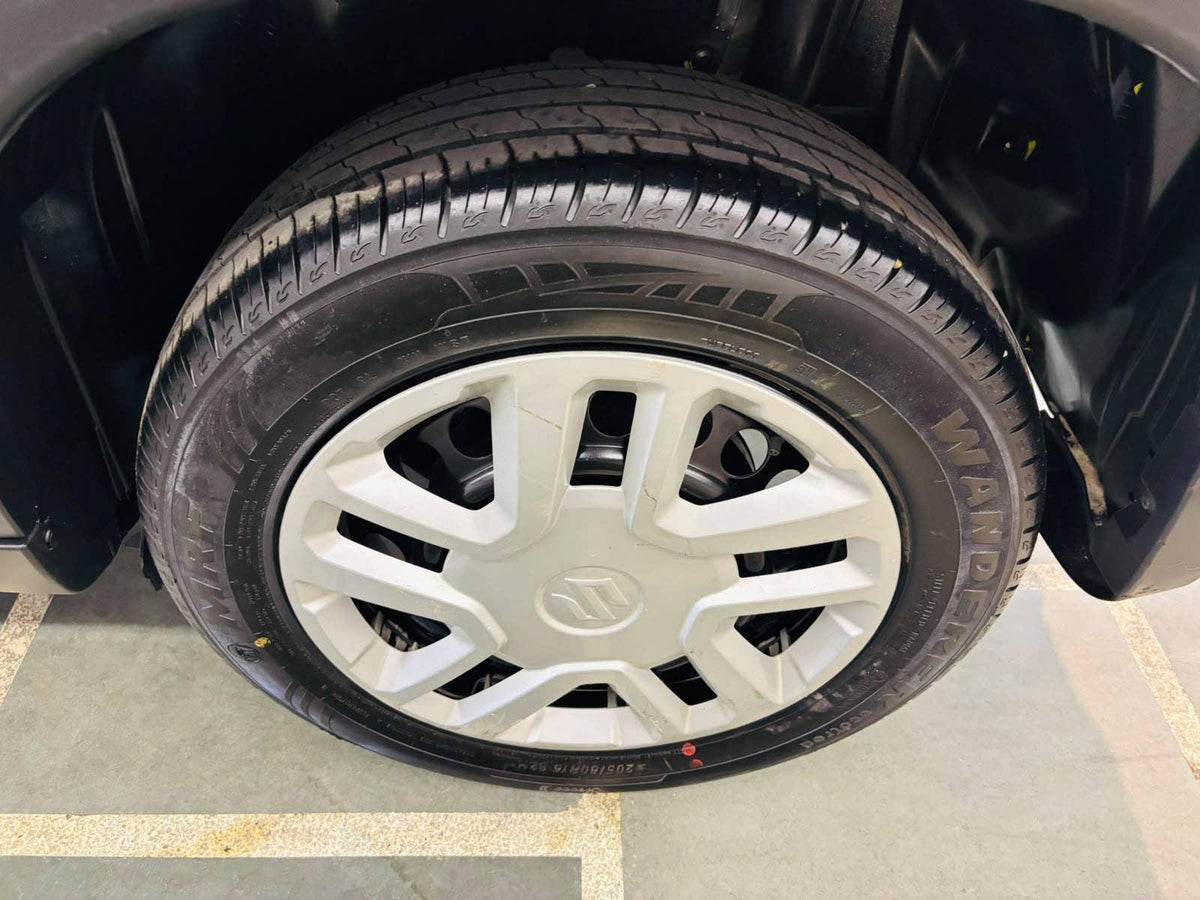 12,000 KMS MARUTI BREZZA VXI (O) PETROL (2022)