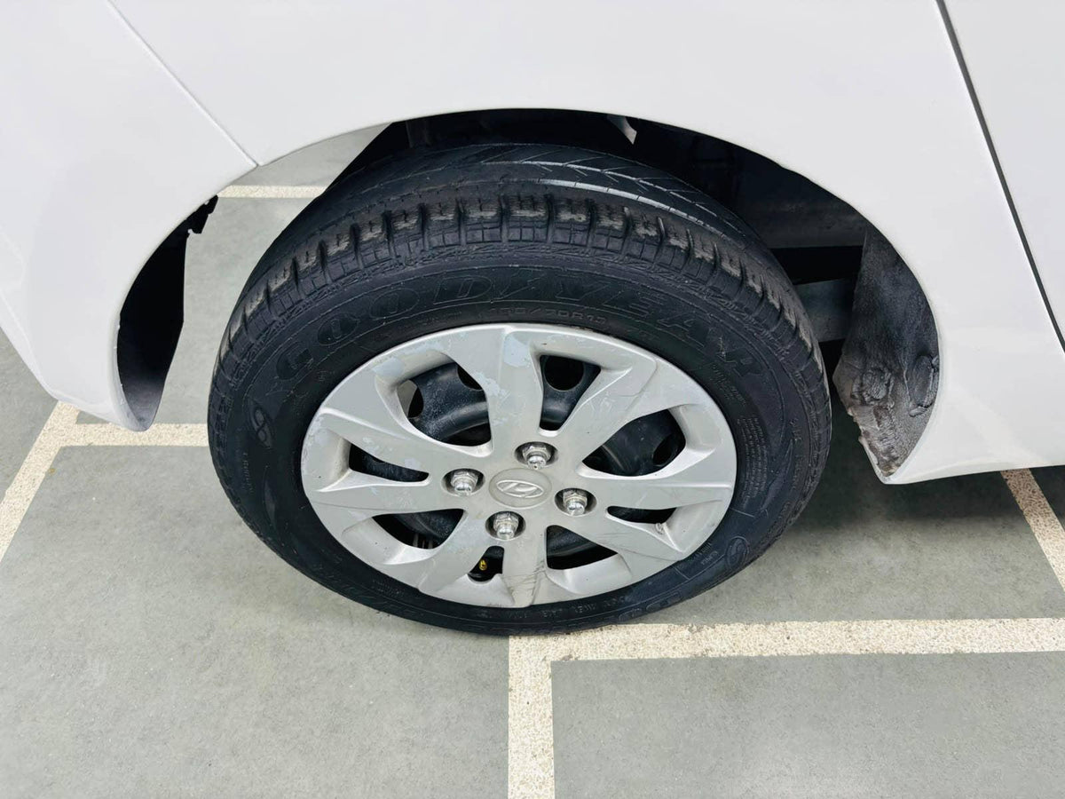 HYUNDAI EON MAGNA PETROL (2015)