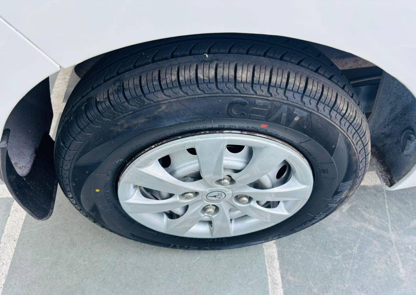 26,000 KMS HYUNDAI EON D LITE+ PETROL (2014)