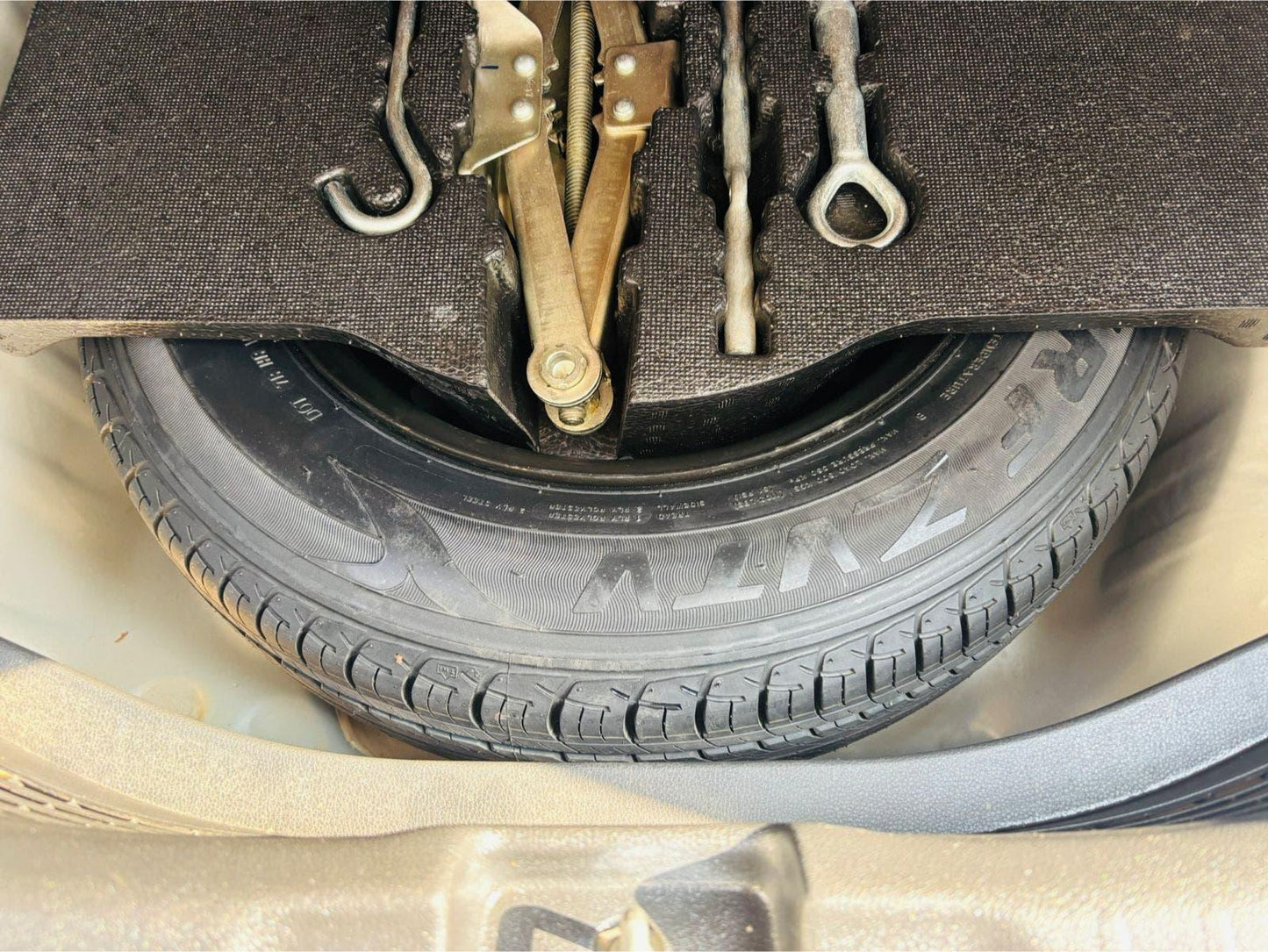 22,000 KMS HONDA JAZZ 1.2 S MT PETROL (2017)