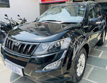 Load image into Gallery viewer, MAHINDRA XUV 500 W10 SUNROOF  DIESEL (2017)
