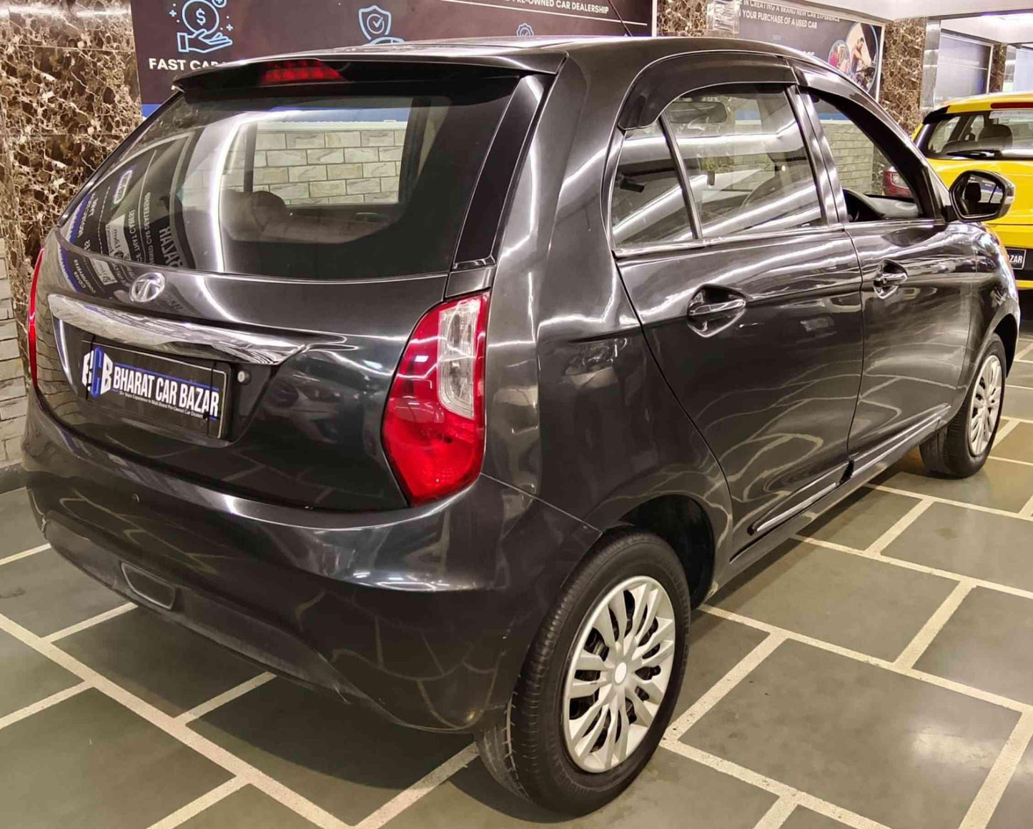 30,000 KMS TATA BOLT XMS 1.2 PETROL (2017)