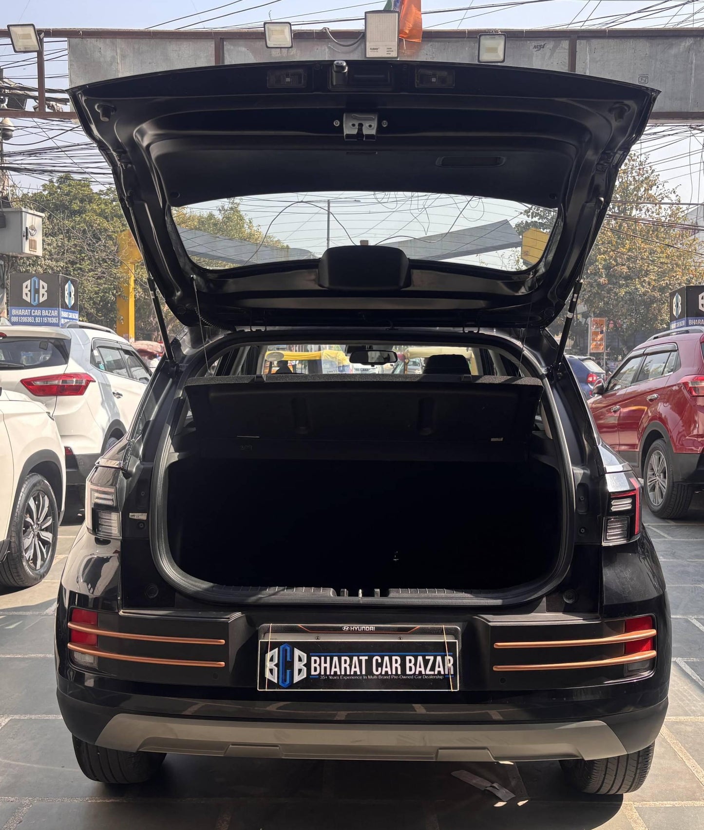 12,000 KMS HYUNDAI VENUE SX 1.0 PETROL (2025)