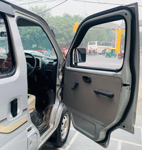 Load image into Gallery viewer, MARUTI EECO 7 STR AC CNG (2011)
