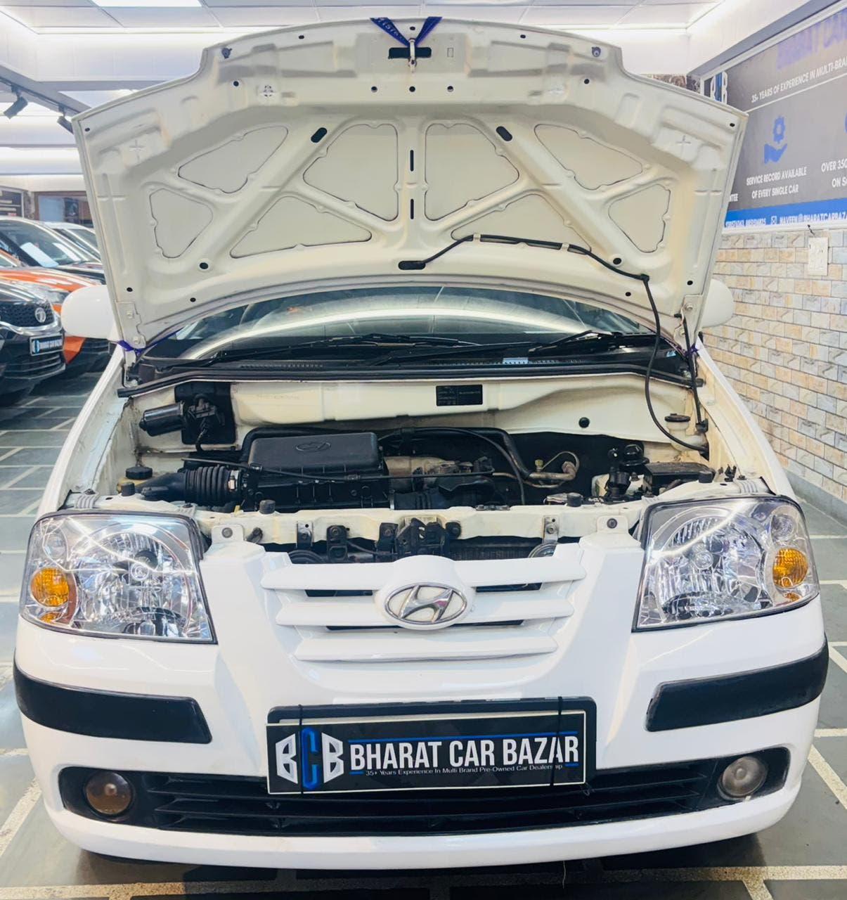 HYUNDAI SANTRO GL PETROL (2011)