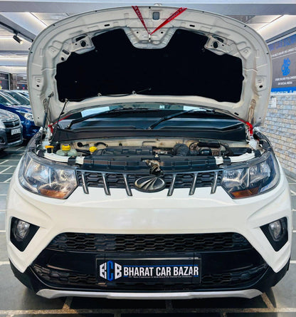 22,000 KMS MAHINDRA KUV 100 K6+ 6STR G NXT PETROL (2018)