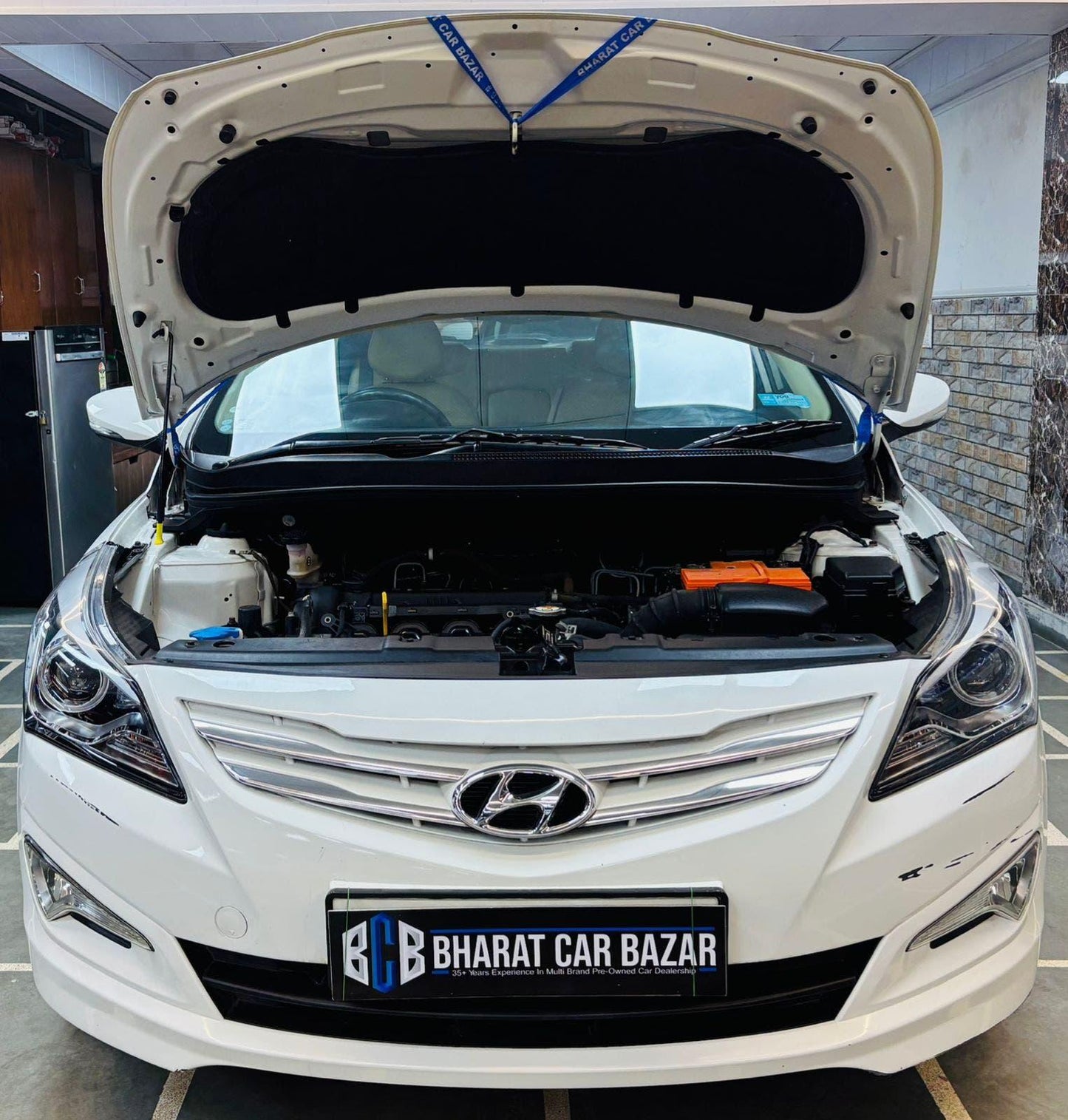 8,000 KMS HYUNDAI VERNA 1.6 SX (O) PETROL (2015)