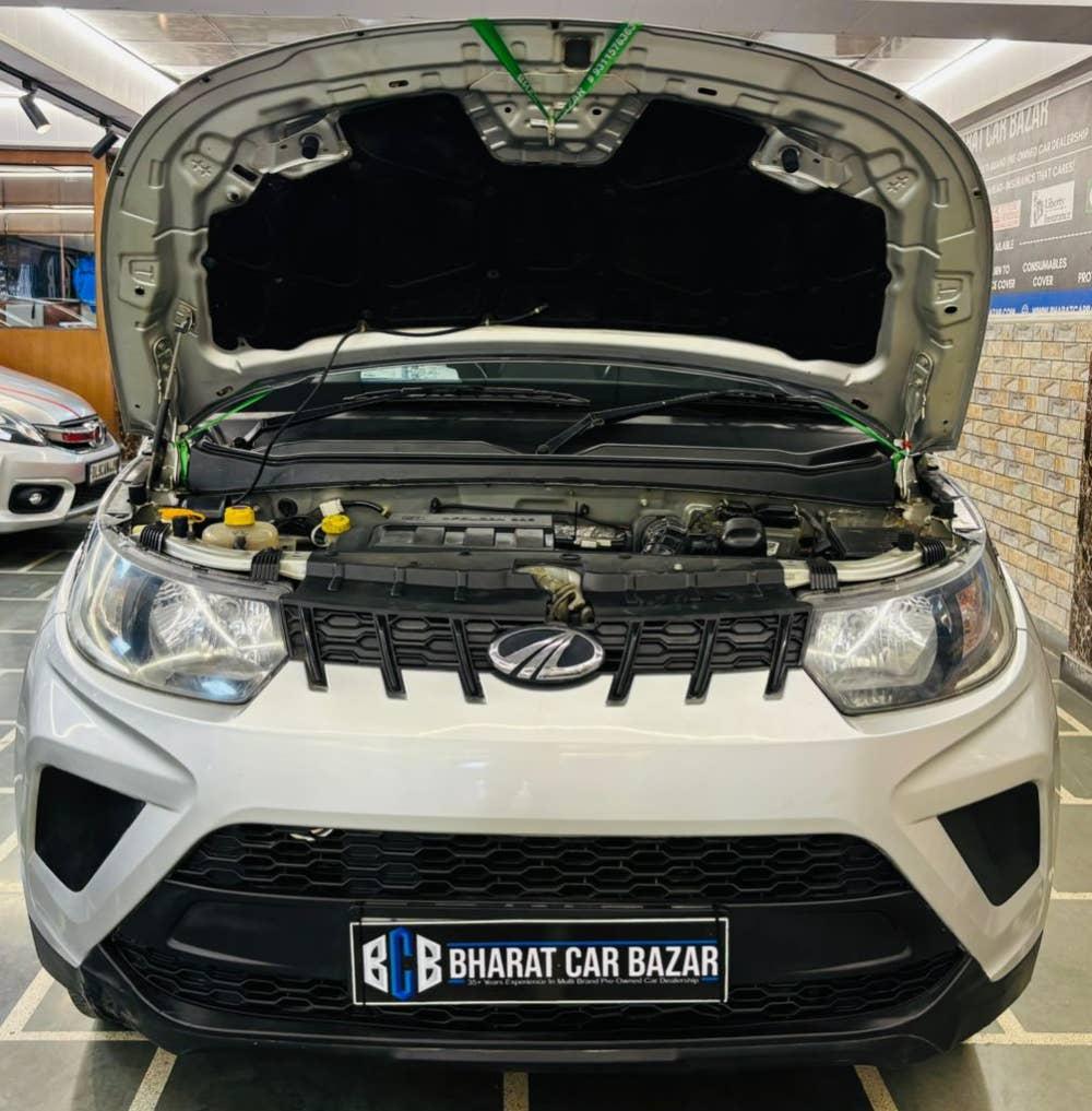 20,000 KMS MAHINDRA KUV 100 K2 6STR PETROL (2017)